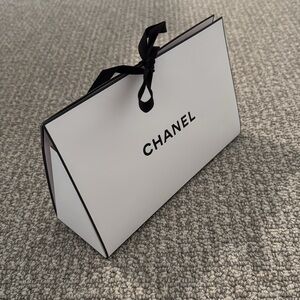6 Chanel White Black Fragrance Make Up Gift Box New